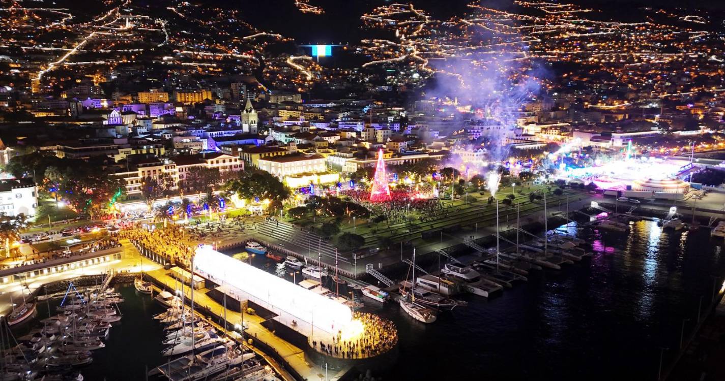 Imagens aéreas mostram a magia da inauguração das luzes no Funchal (com fotos)