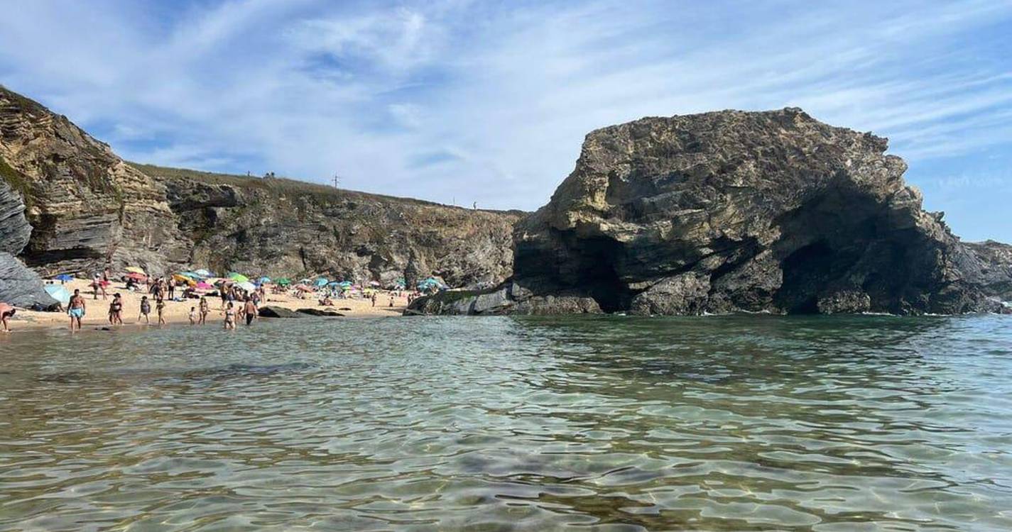 Homem morre ao cair de falésia em Porto Covo