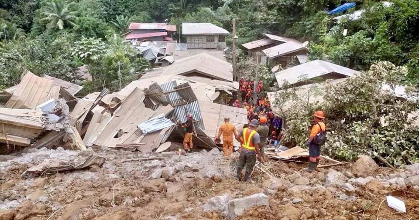 Deslizamento de terras nas Filipinas causa 54 mortos e 63 desaparecidos