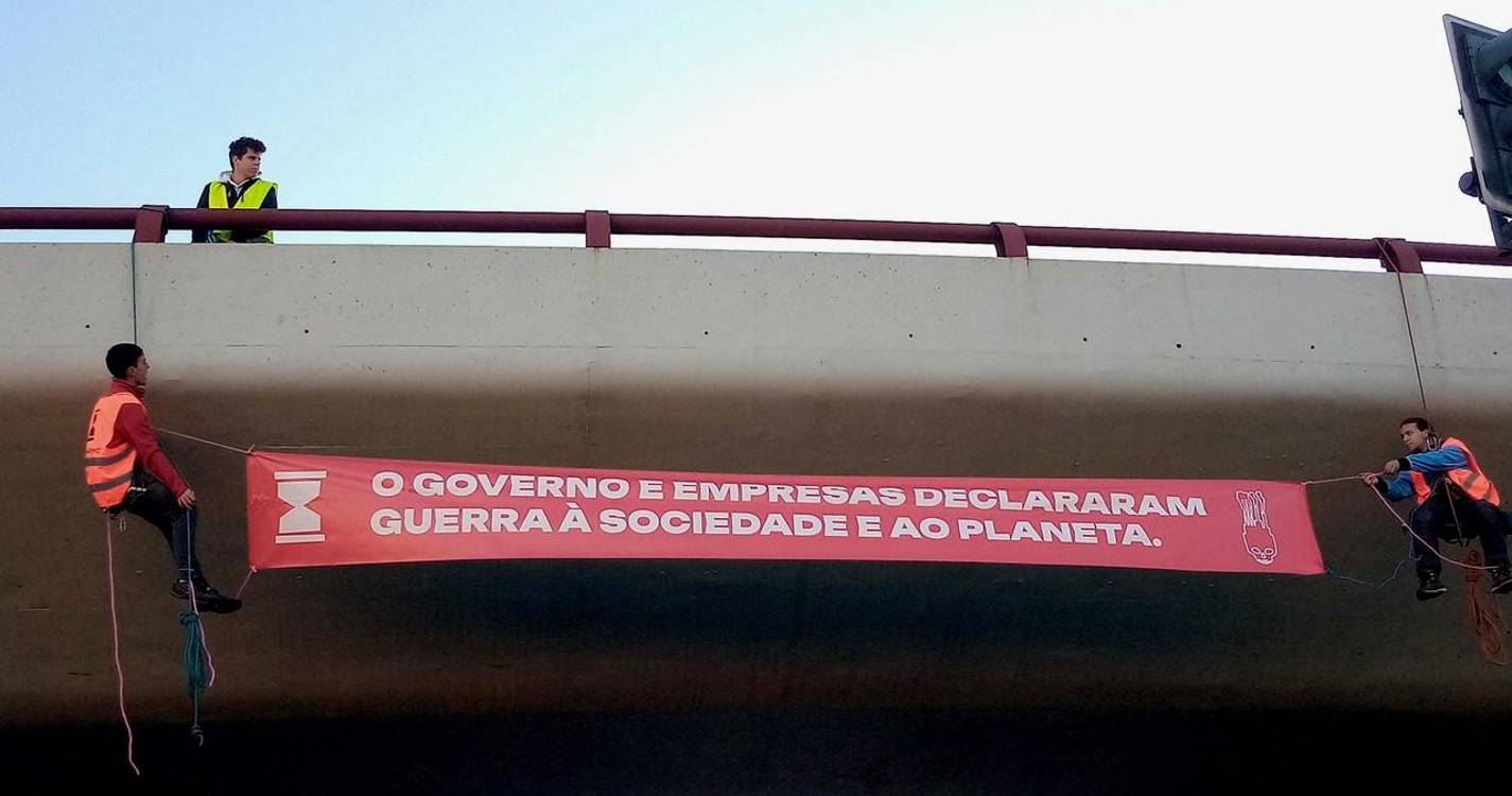 Ativistas do movimento Climáximo condenados a pena suspensa de ano e meio