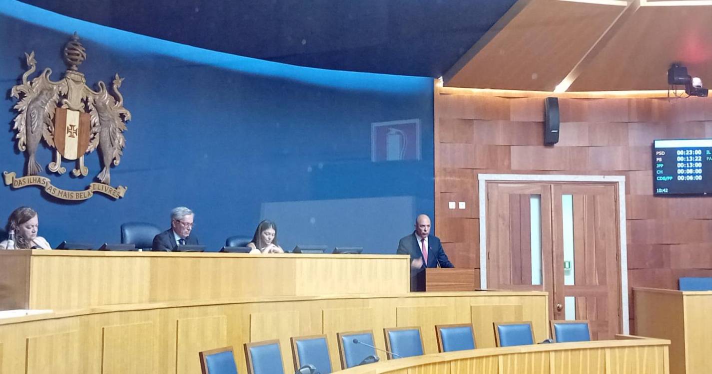 PS constata uma “classe média empobrecida com impostos de ricos”