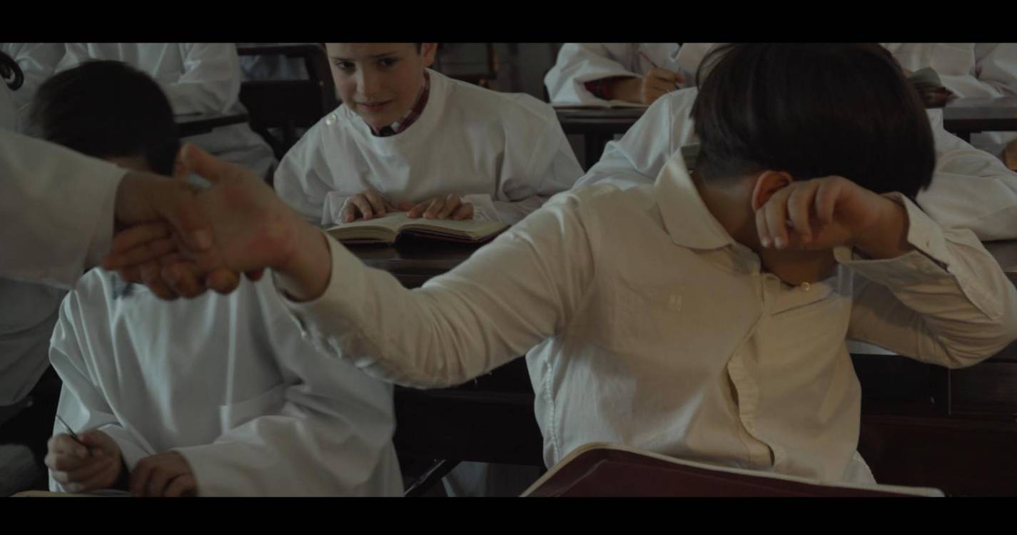 Curta-metragem realizada por alunos e professores da EB23 Caniço celebra os 50 anos da revolução do 25 de Abril