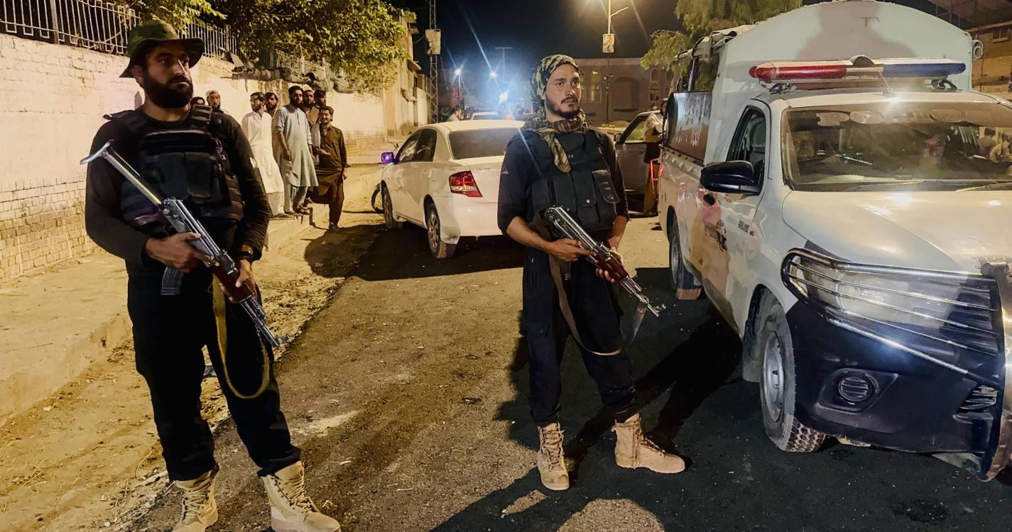 Dois atentados à bomba matam oito pessoas e ferem 23 no sudoeste do Paquistão