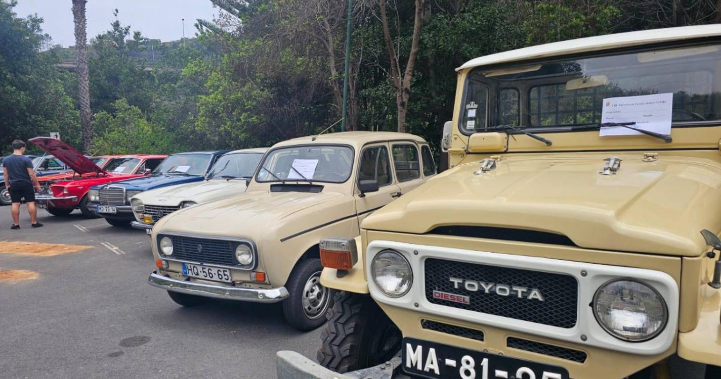 Carros Clássicos chamam a atenção no Faial (com fotos)
