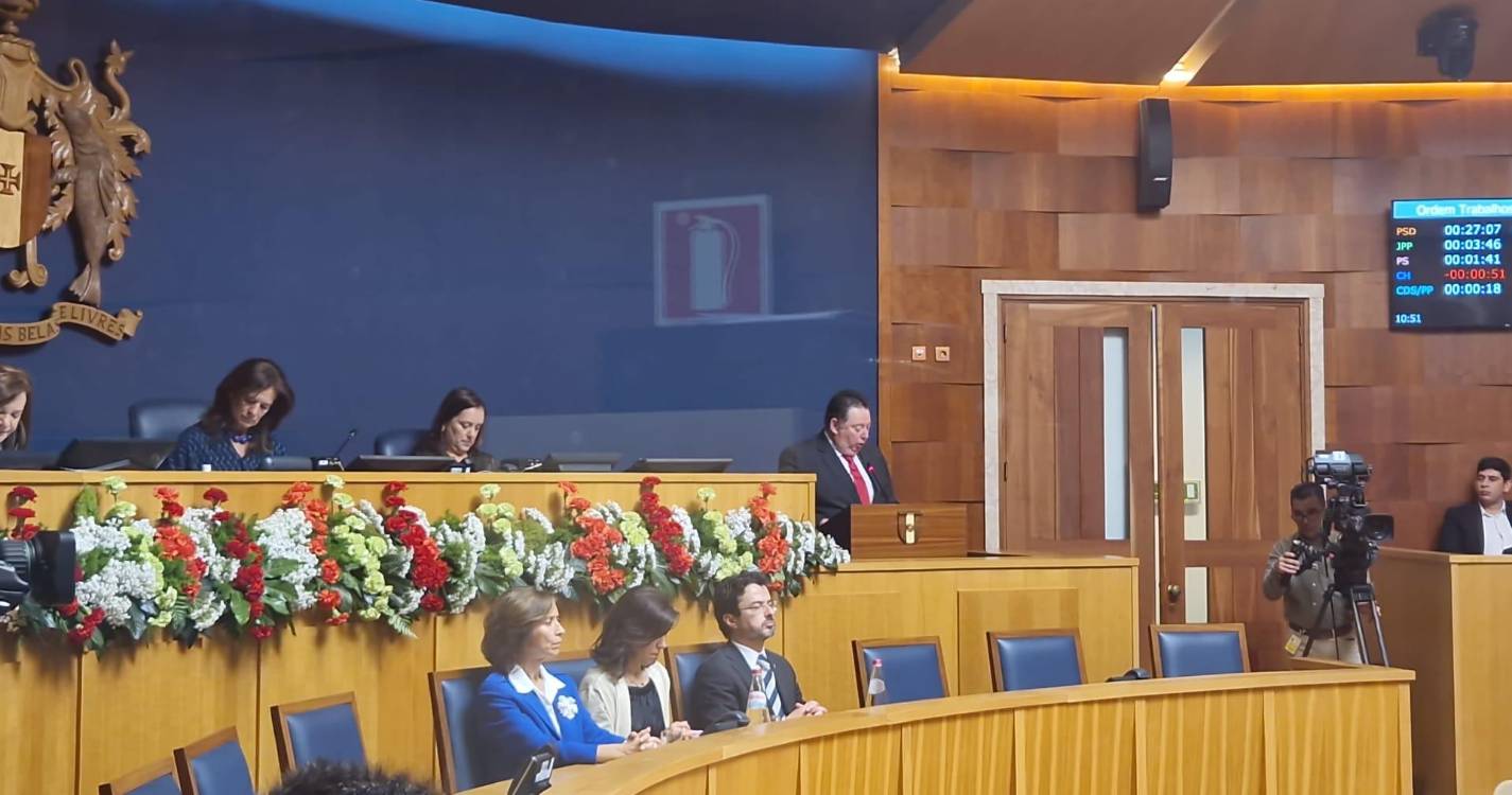 “Se o 25 de Abril mudou Portugal, mudou muito mais a Madeira”, exalta o PSD