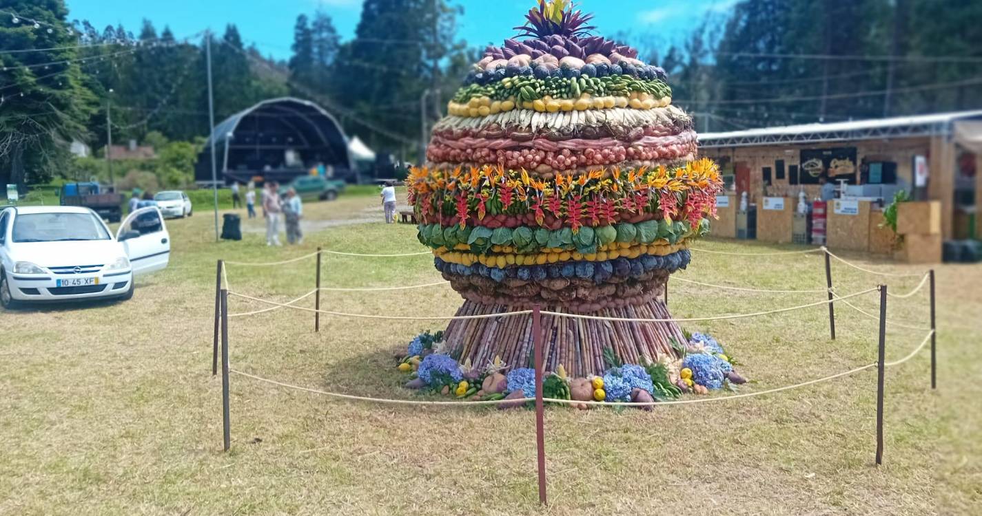 Feira Agropecuária já começou no Porto Moniz (fotos)