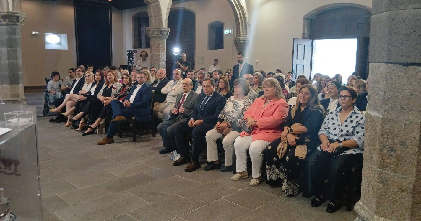 Assembleia Regional homenageou fundadores do ‘Parlamento Jovem’ (com fotos)