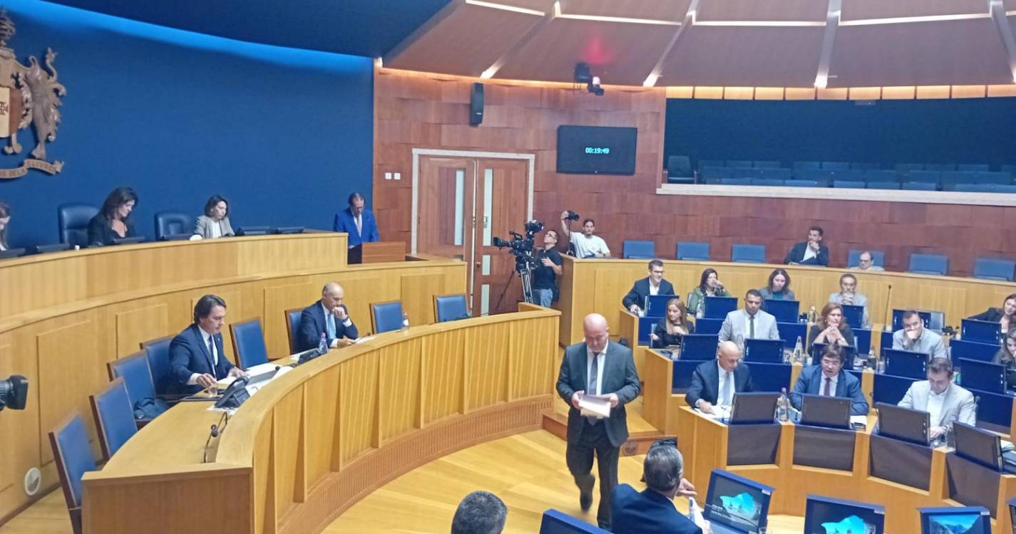 Albuquerque e Fino no Parlamento para debate mensal subordinado ao tema ‘Habitação’