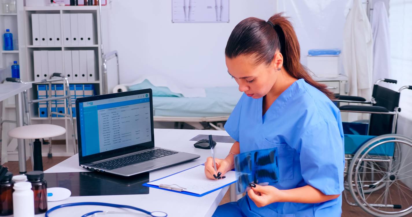 Quase 41% das mulheres trabalhavam por turnos ou ao fim de semana em 2025