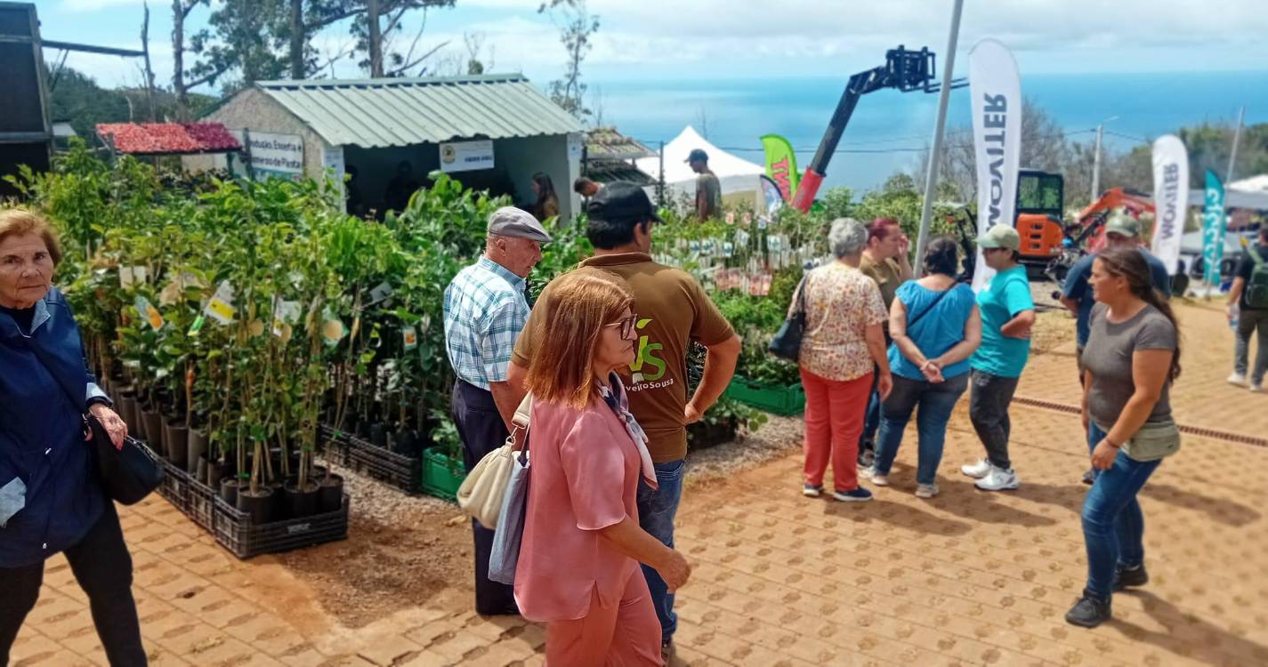 Feira Agropecuária já começou no Porto Moniz (fotos)