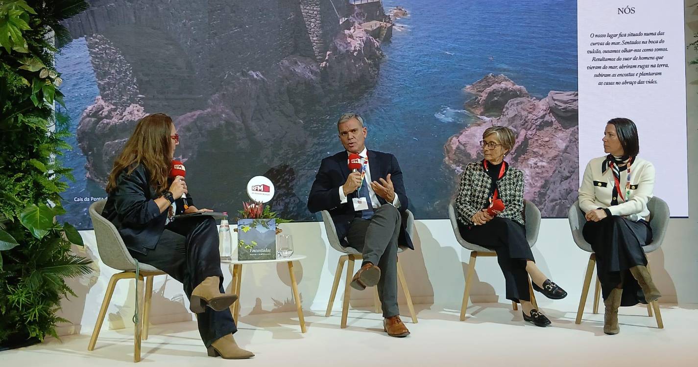 Livro ‘As Encantadas’ apresentado no stand da Madeira na BTL