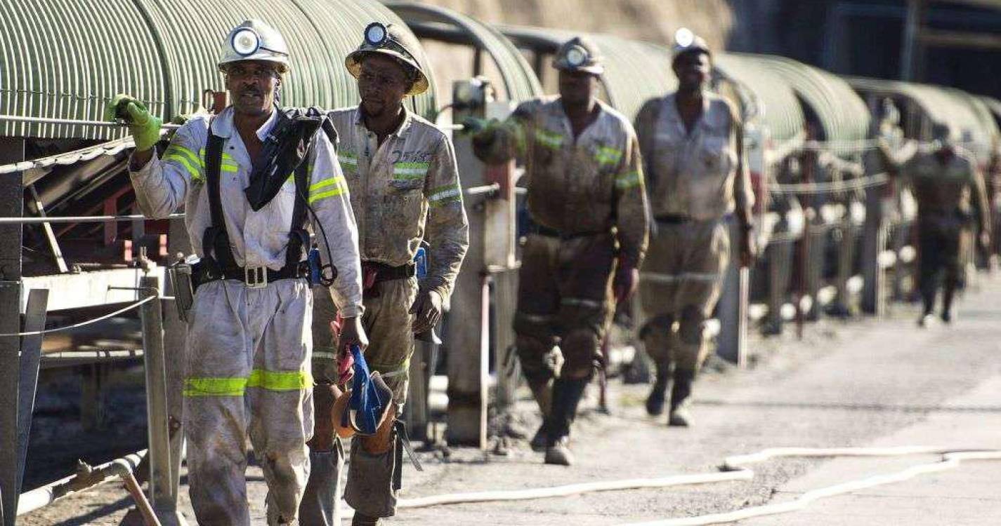 Mineradora Anglo American despede 3.700 trabalhadores na África do Sul