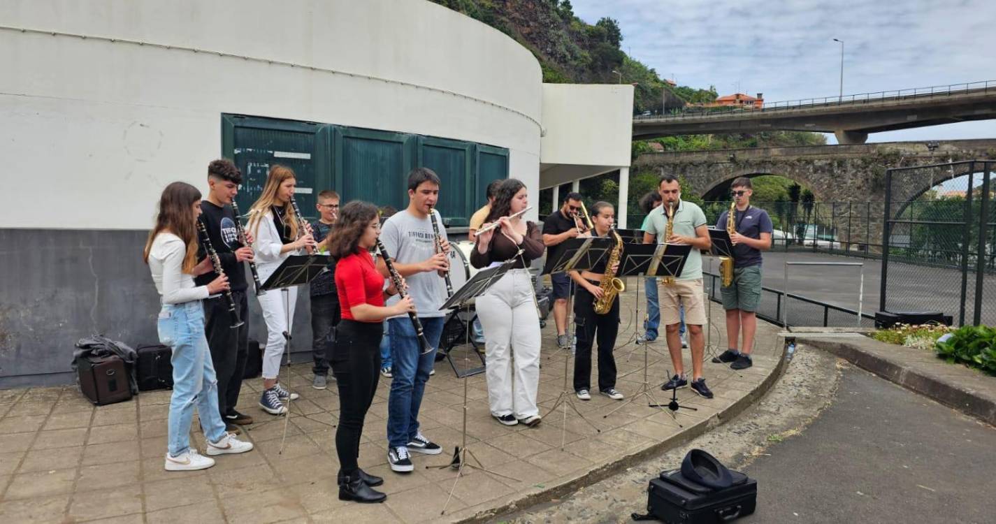 Carros Clássicos chamam a atenção no Faial (com fotos)