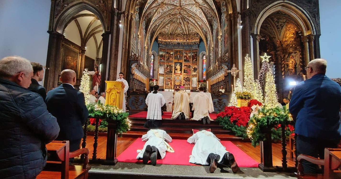 Novos sacerdotes tornaram-se hoje “a presença de Deus no meio do povo” (com fotos)