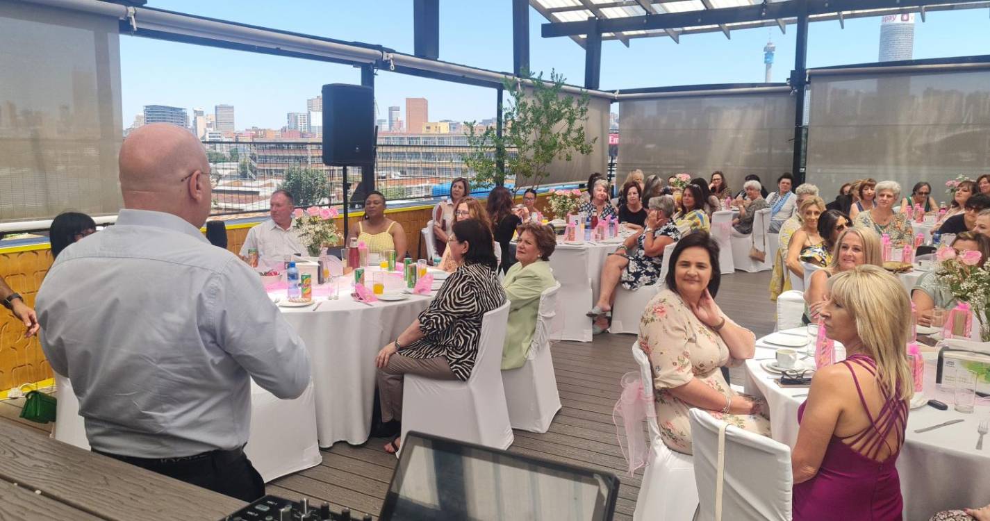 Ministra sul-africana reuniu-se com membros da Aliança HIP