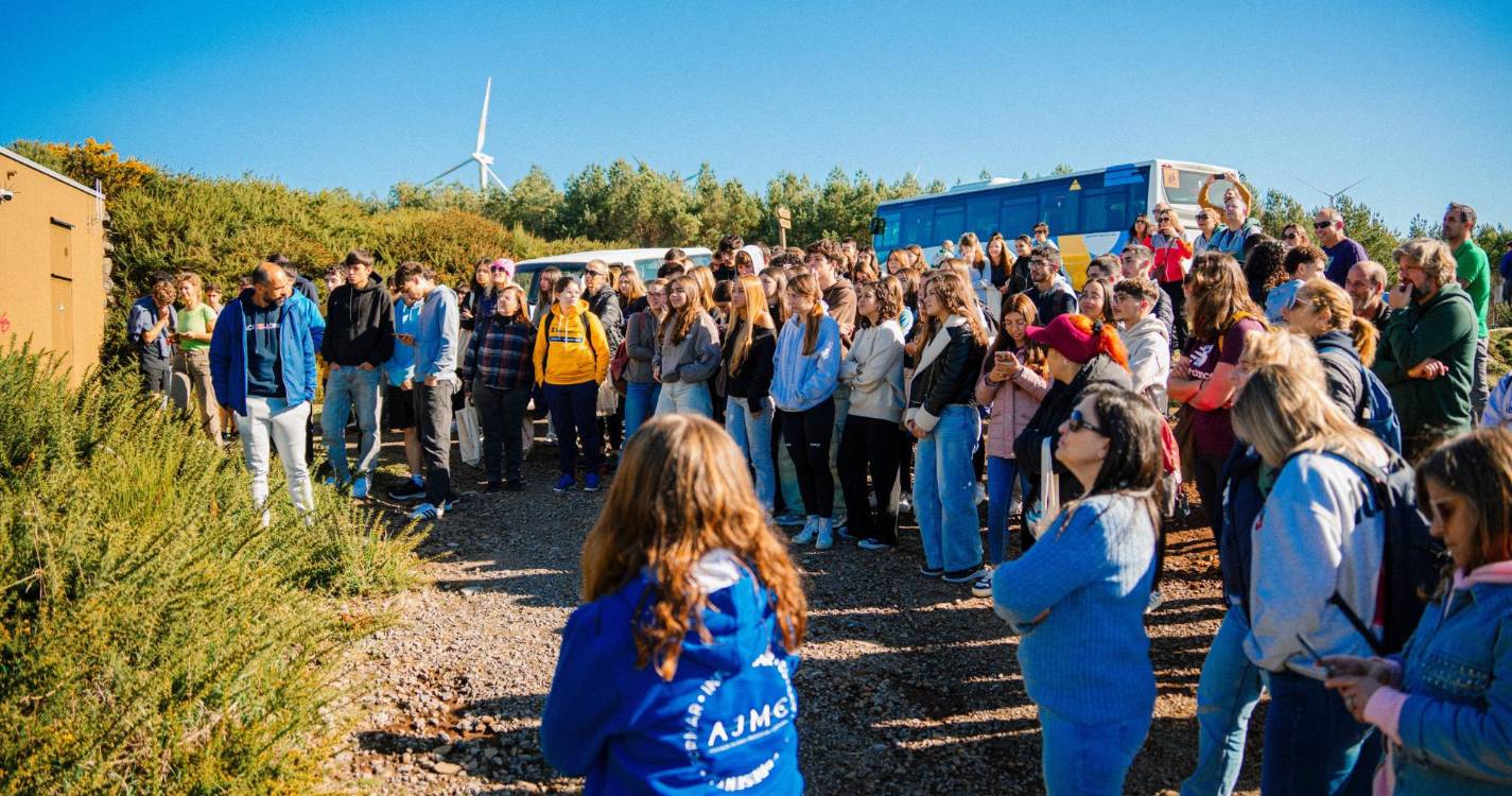 Plantação de árvores no Paul da Serra mobilizou uma centena de jovens
