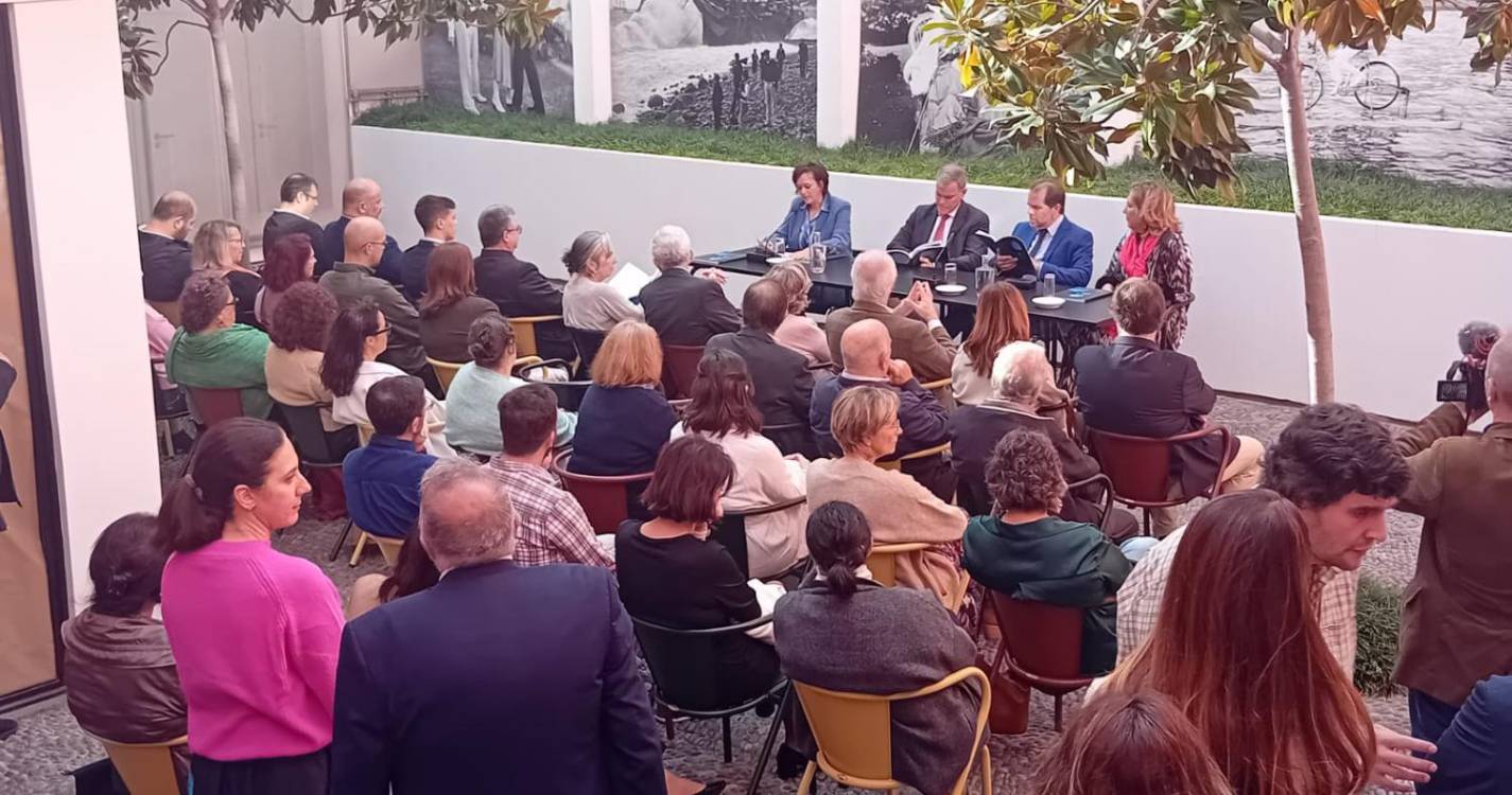 Albuquerque defende afirmação da Islenha como revista atlântica de cultura