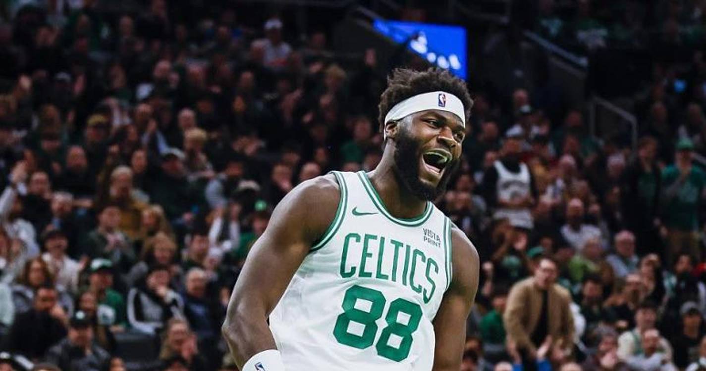 Neemias Queta estreia-se nos play-offs da NBA com dois pontos e dois ressaltos