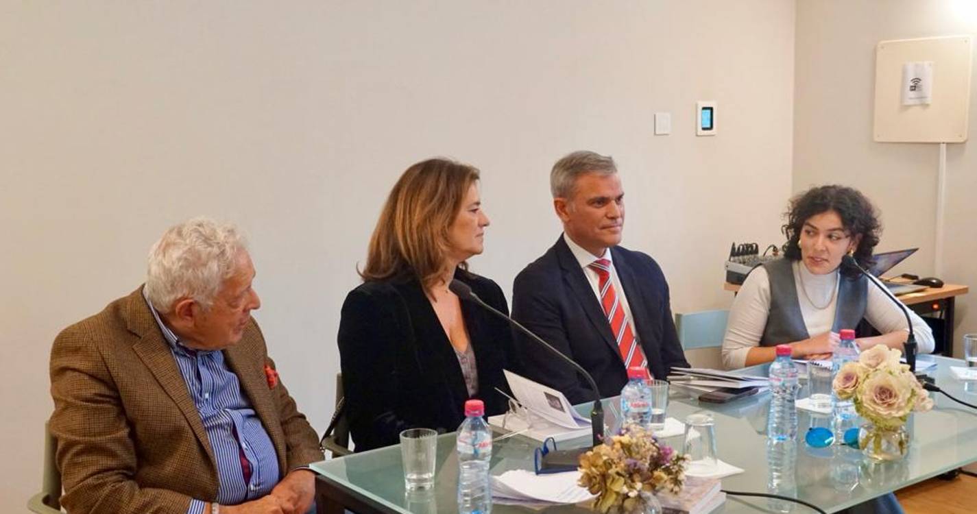 Bisneta honra obra poética de Teodoro Correia