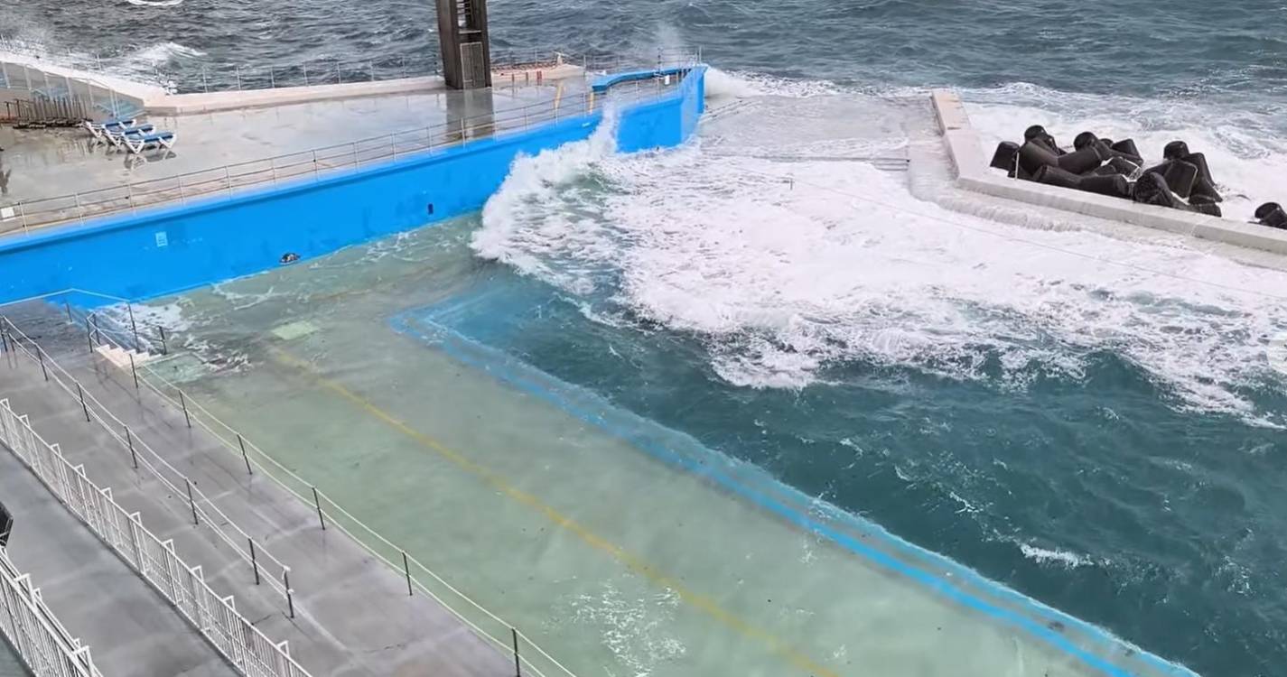 Complexos balneares do Funchal condicionados