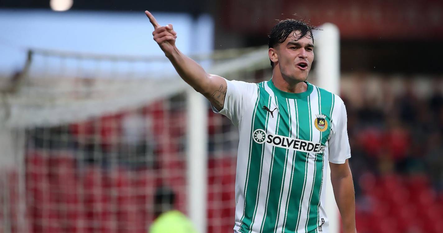 Madeirense Miguel Nóbrega melhor em campo no empate entre Rio Ave e Sporting