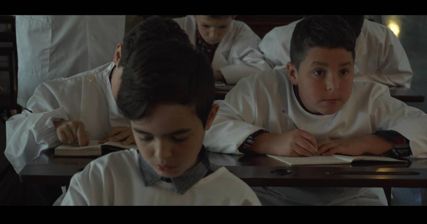 Curta-metragem realizada por alunos e professores da EB23 Caniço celebra os 50 anos da revolução do 25 de Abril