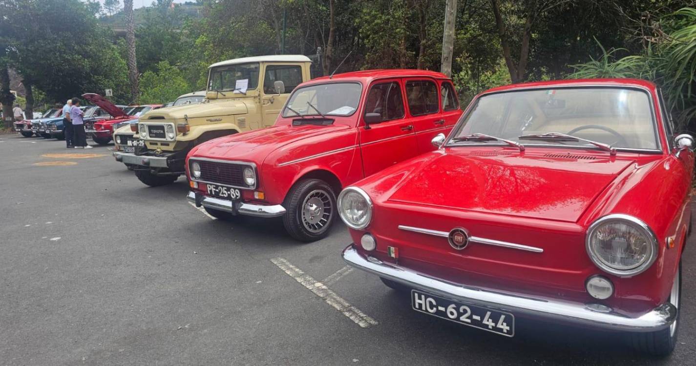 Carros Clássicos chamam a atenção no Faial (com fotos)