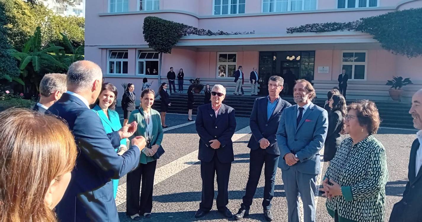 Albuquerque insinua se Cafofo não estará agarrado ao poder no PS