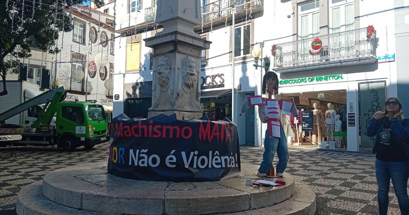 Concentração da UMAR contra violência nas mulheres alvo de ato de desobediência