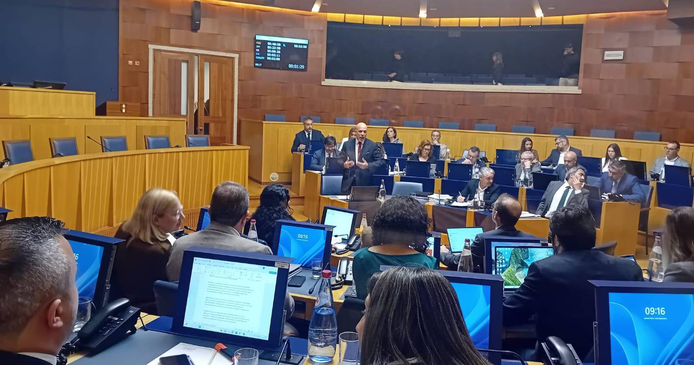 Cafôfo acusa governo de resolver a vida dos seus “boys” com novo cargo de Herberto Jesus