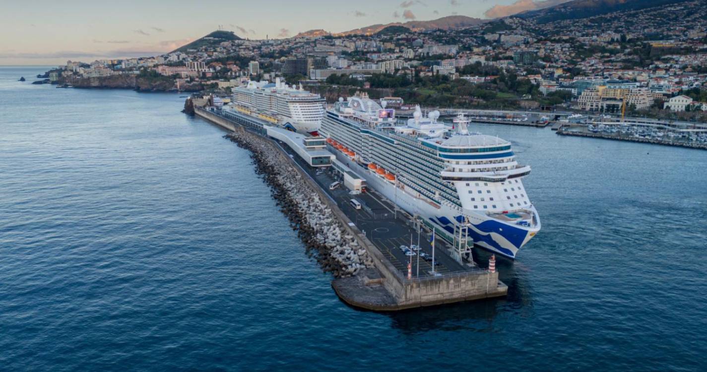 12 mil pessoas ‘acostadas’ no Porto do Funchal esta segunda-feira