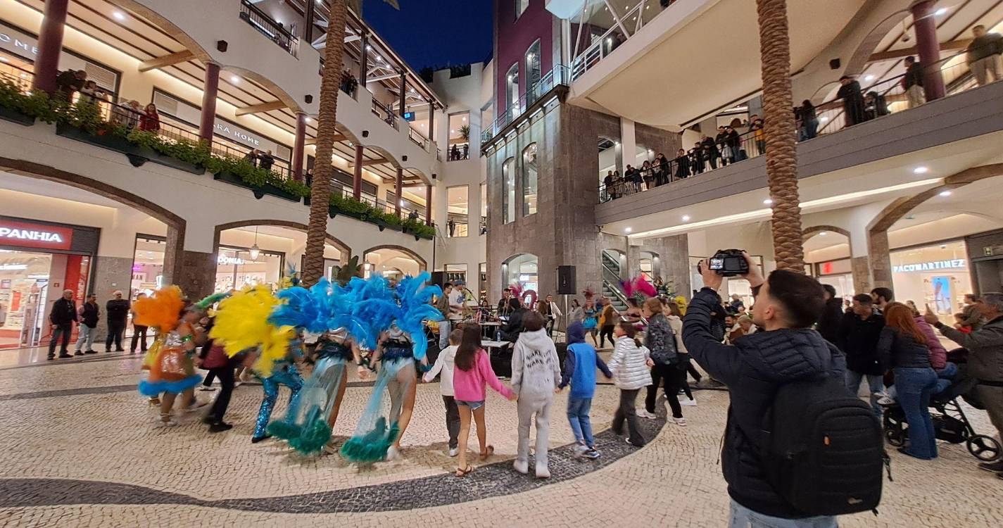 Carnaval encerra no Forum com roda de samba e atuação de Júlia Ochôa