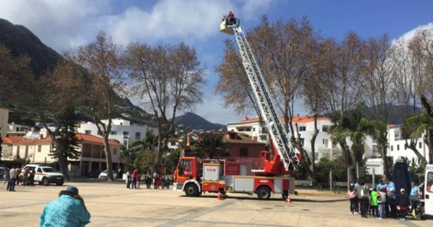 Exposição de agentes de proteção civil em Machico [com fotos]