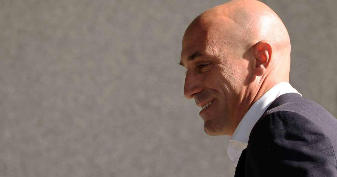 Tribunal Arbitral do Desporto mantém suspensão de três anos a Luis Rubiales
