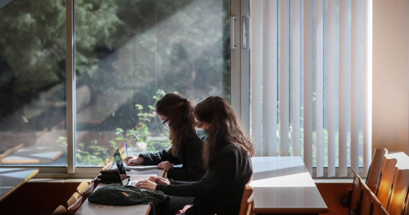 FAP receia que alguns estudantes que vivem com tios ou avós fiquem sem bolsa