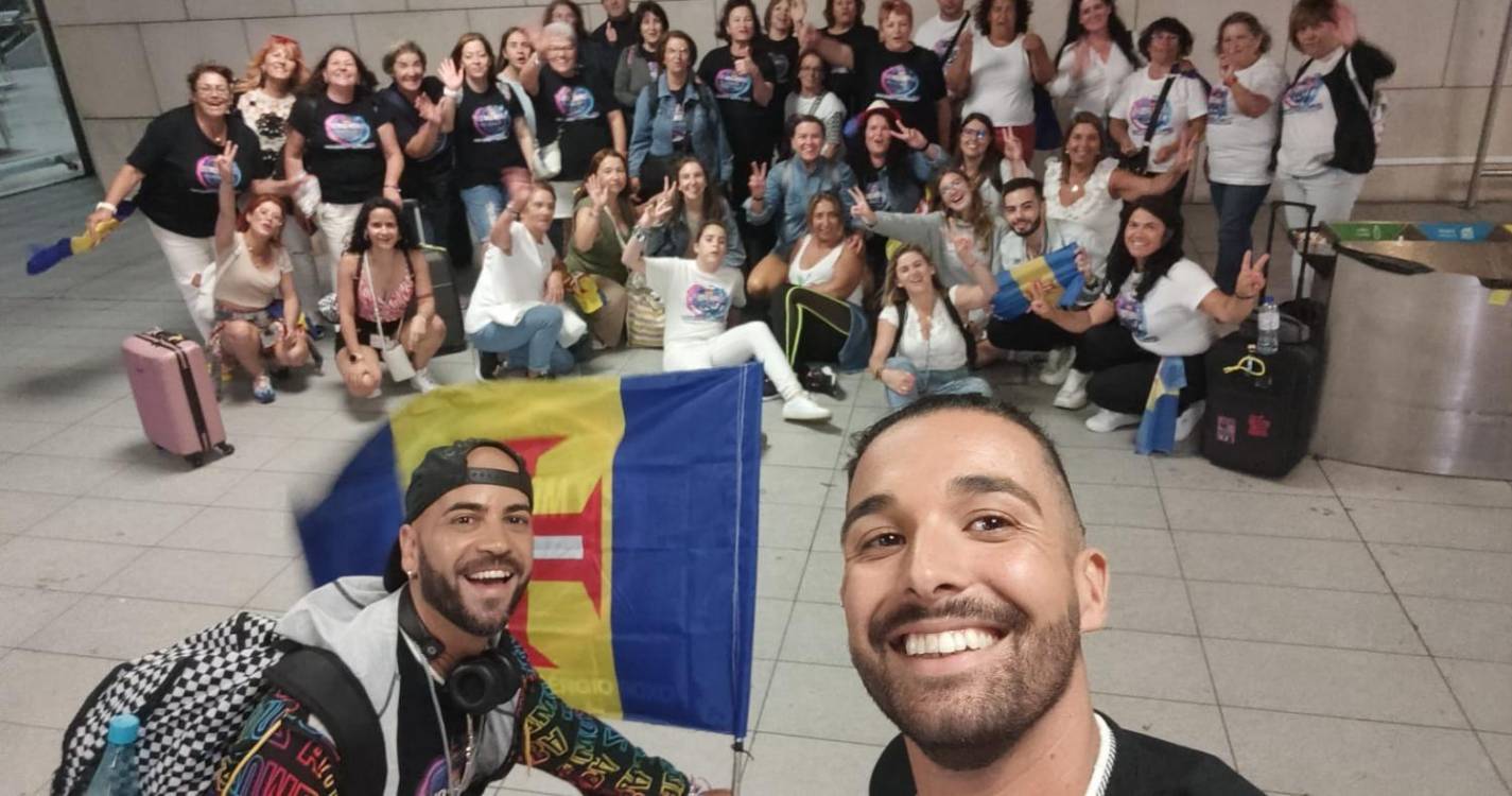 Dupla regional leva 48 alunos a master class de zumba na Costa da Caparica