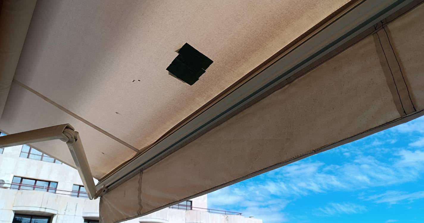 Fachada de prédio na Avenida Arriaga ameaça segurança de moradores e transeuntes