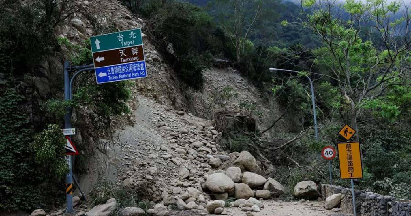 Mais de 600 pessoas ainda presas em Taiwan após sismo que causou 12 mortes