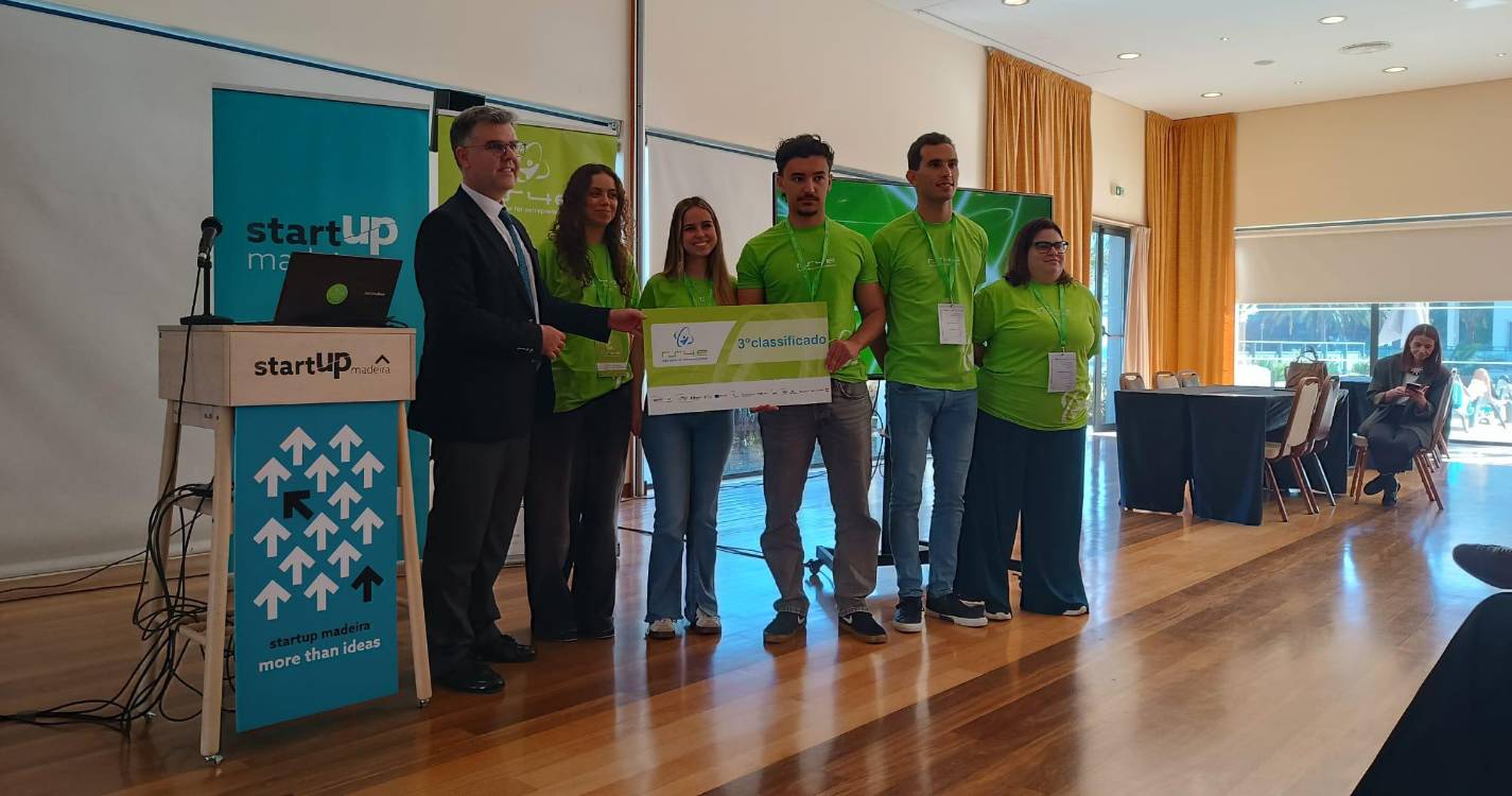 rs4e: 14 ideias de negócio saltaram para o palco e três conquistaram o júri e o público