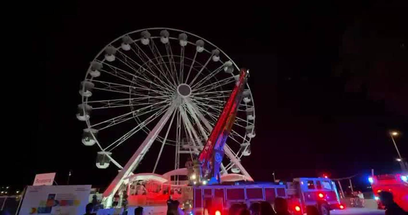 Mais de 30 pessoas resgatadas de roda gigante no Chile (com vídeo)