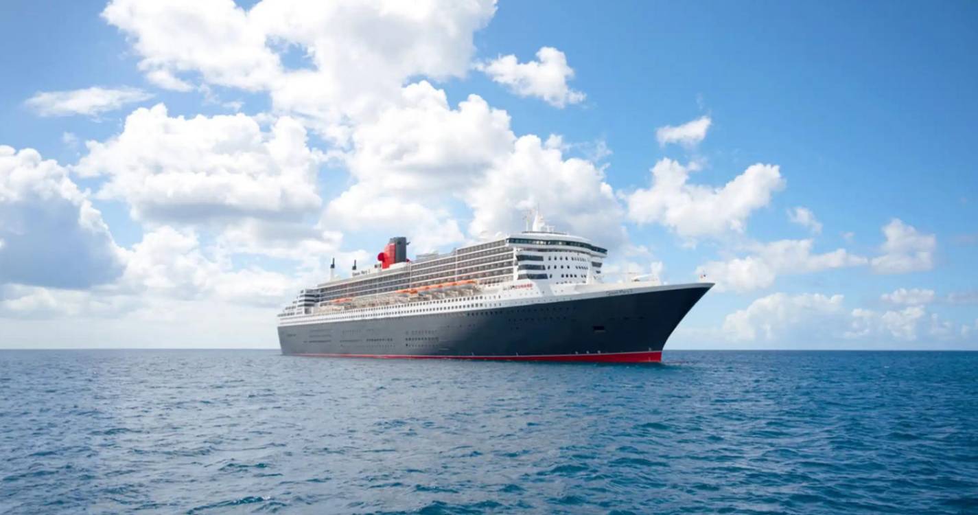 ‘Queen Mary 2’ desvia rota para o Funchal para desembarque médico
