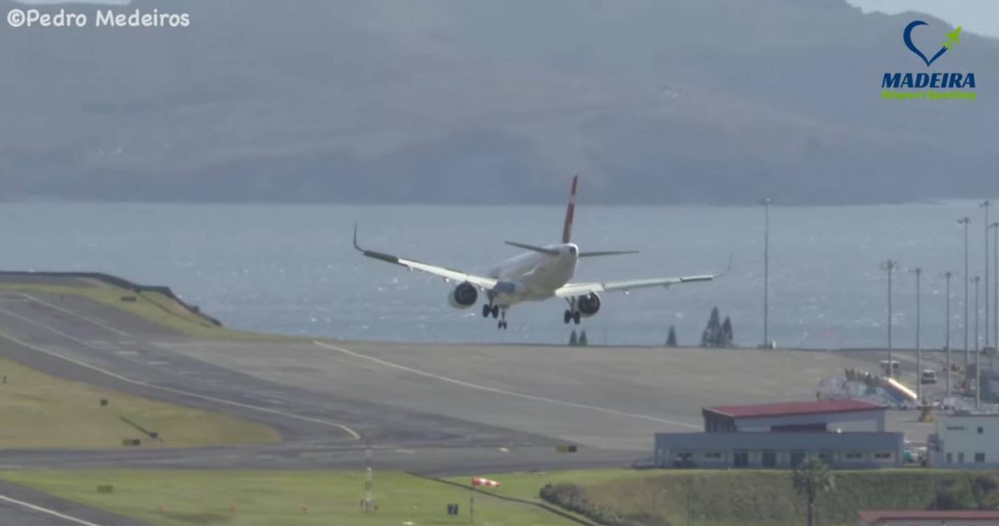 Avião sem passageiros faz aterragem impressionante no Aeroporto da Madeira (com vídeo)