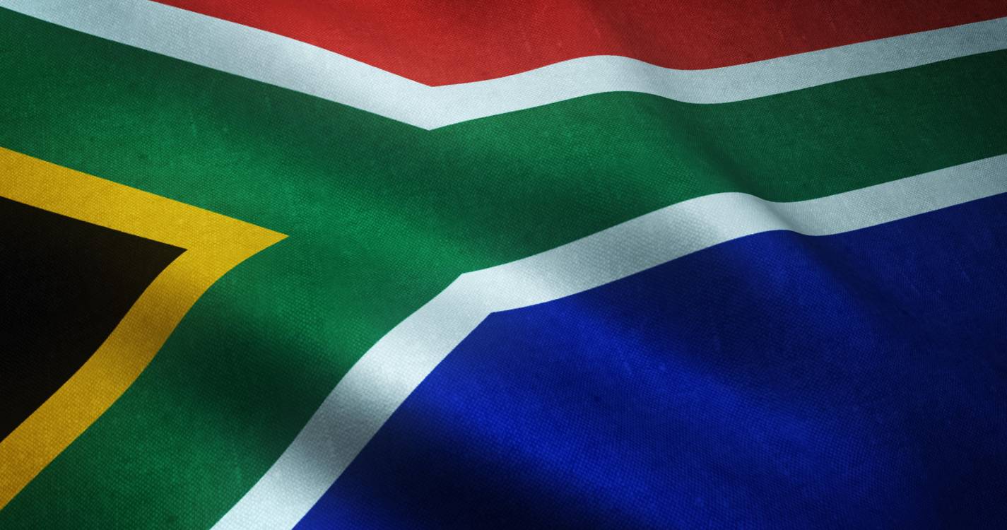 Morreram 12 pessoas incluindo três menores num tiroteio num bar na África do Sul