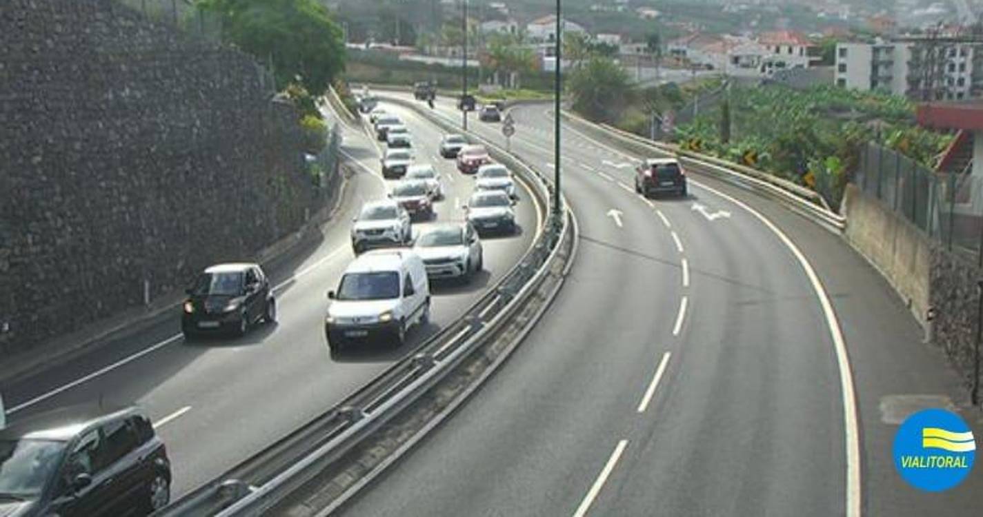 Viatura avariada condiciona trânsito na via rápida na Ponte dos Frades