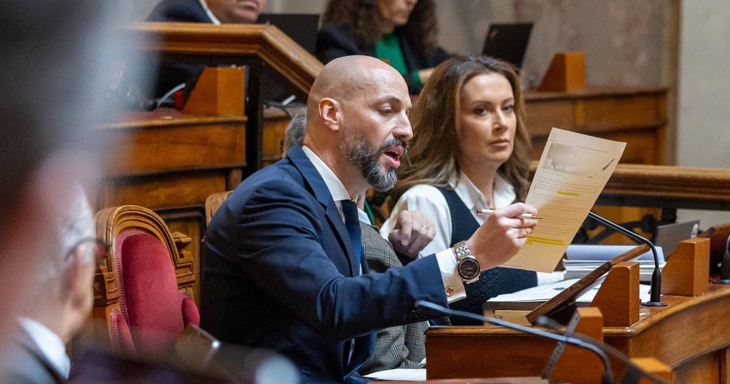 Francisco Gomes critica chumbo de admissão de proposta do Chega sobre prioridade em creches