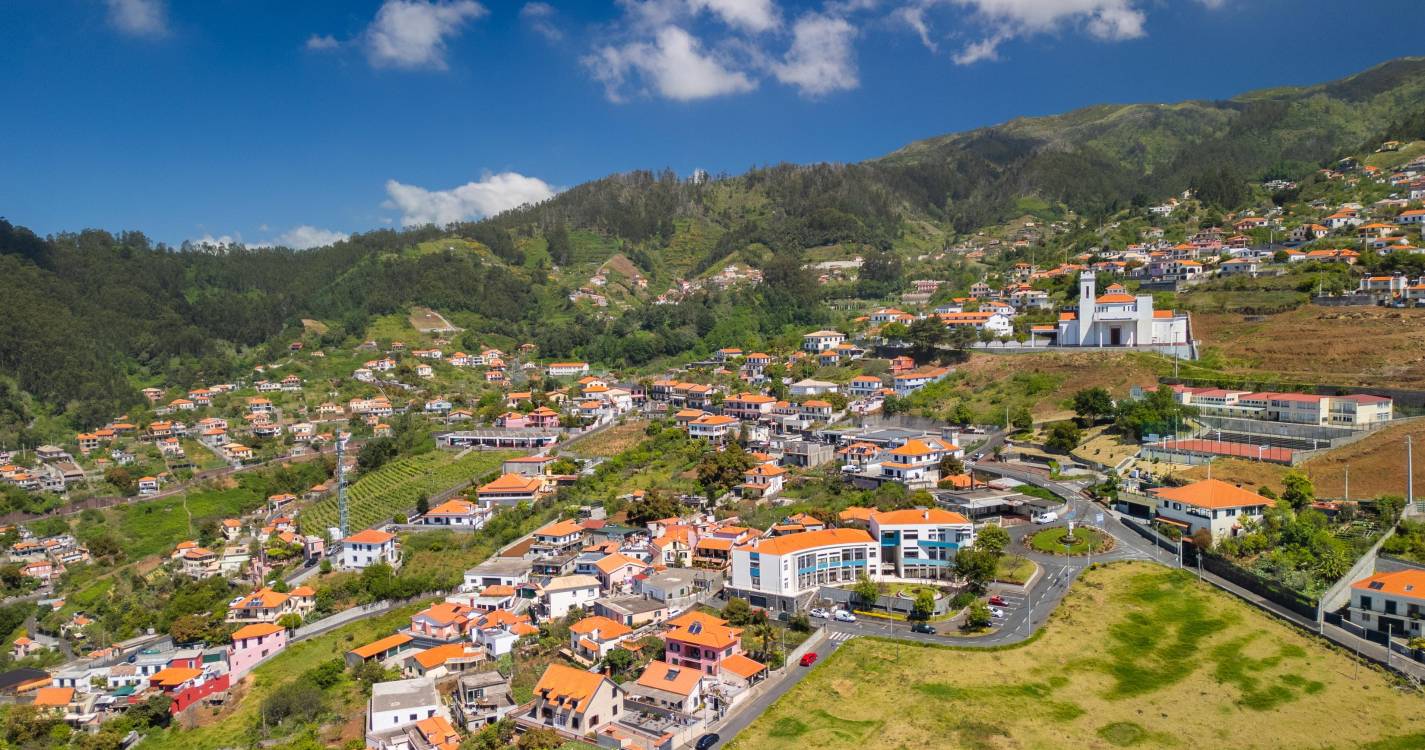 Homem ferido em queda no Jardim da Serra