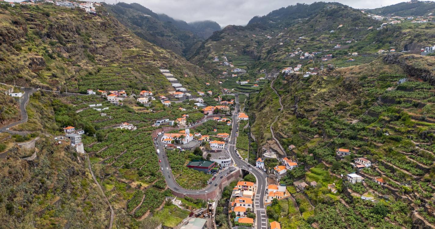 PSD/CDS conquista Tabua