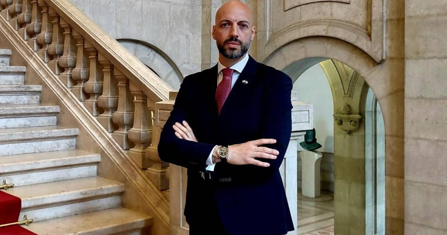 Chega apresenta projeto de tarifa aérea fixa para a Madeira