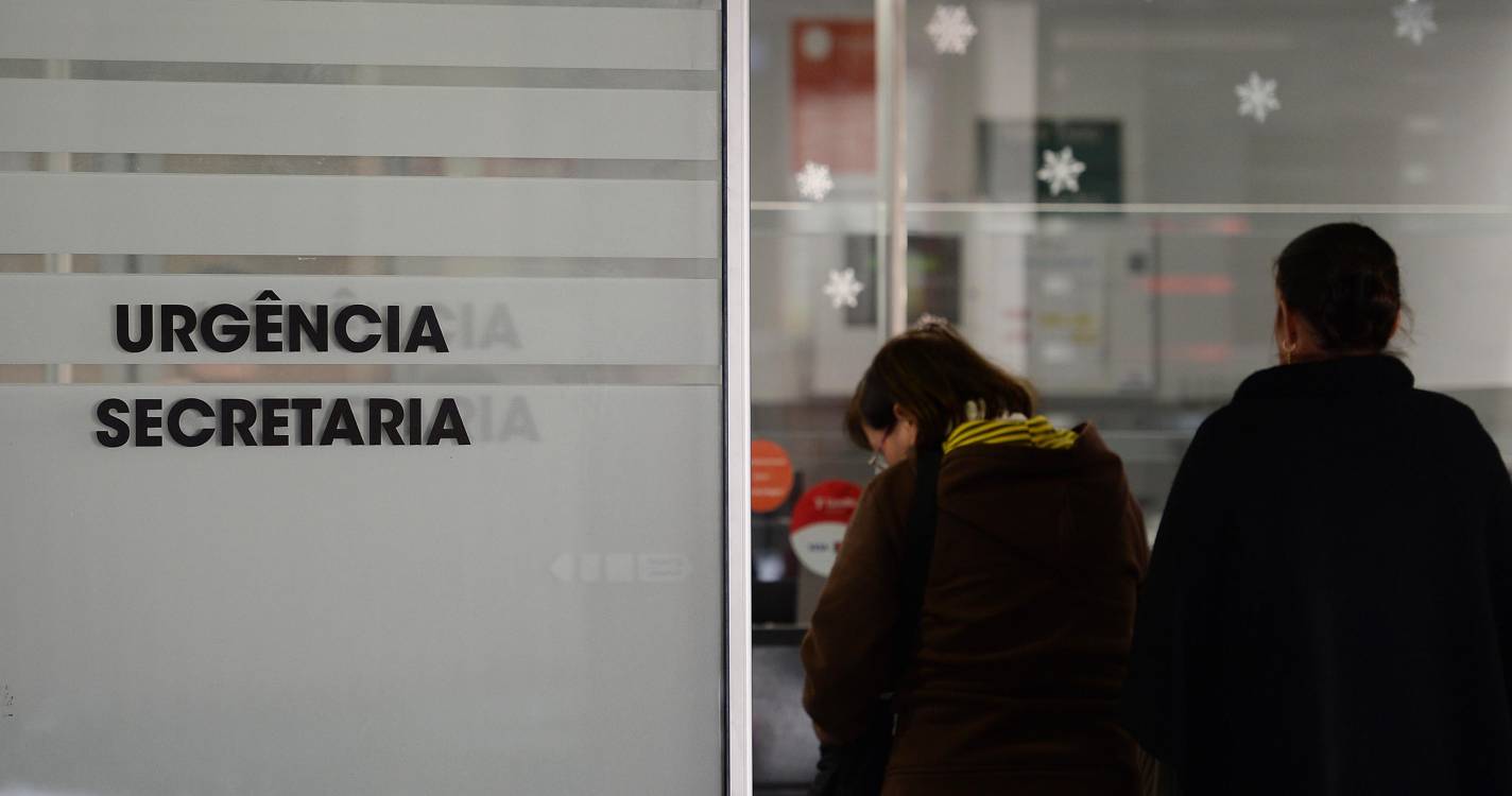 Doentes nos corredores e ambulâncias retidas agravam pressão nas Urgências do Hospital Dr. Nélio Mendonça