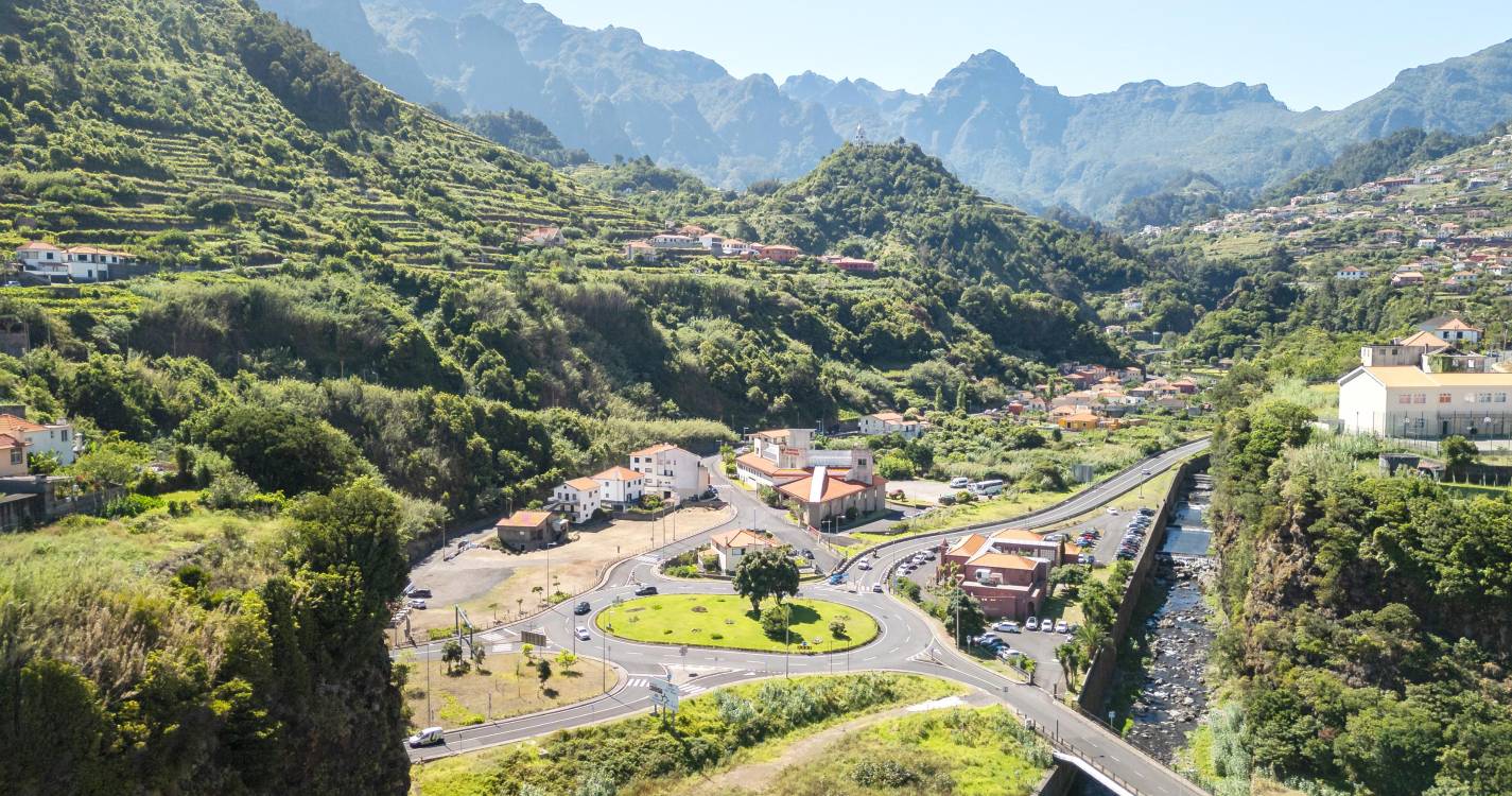 Criação de 100 lugares de estacionamento em São Vicente em 100 dias “ainda” por concretizar
